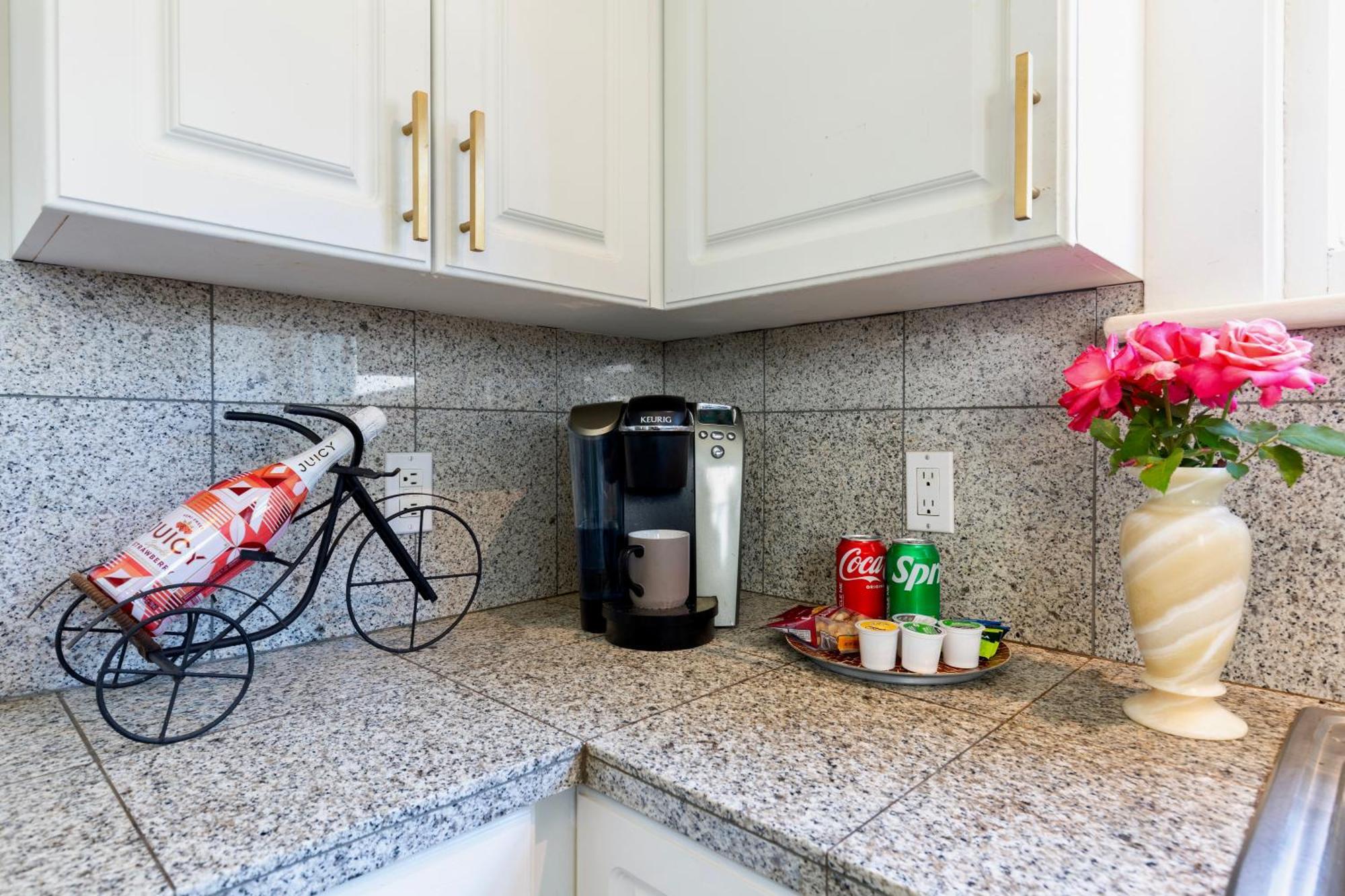 Vintage 3 Bedroom Home In Prime Eastlake Seattle With Private Parking Exteriör bild