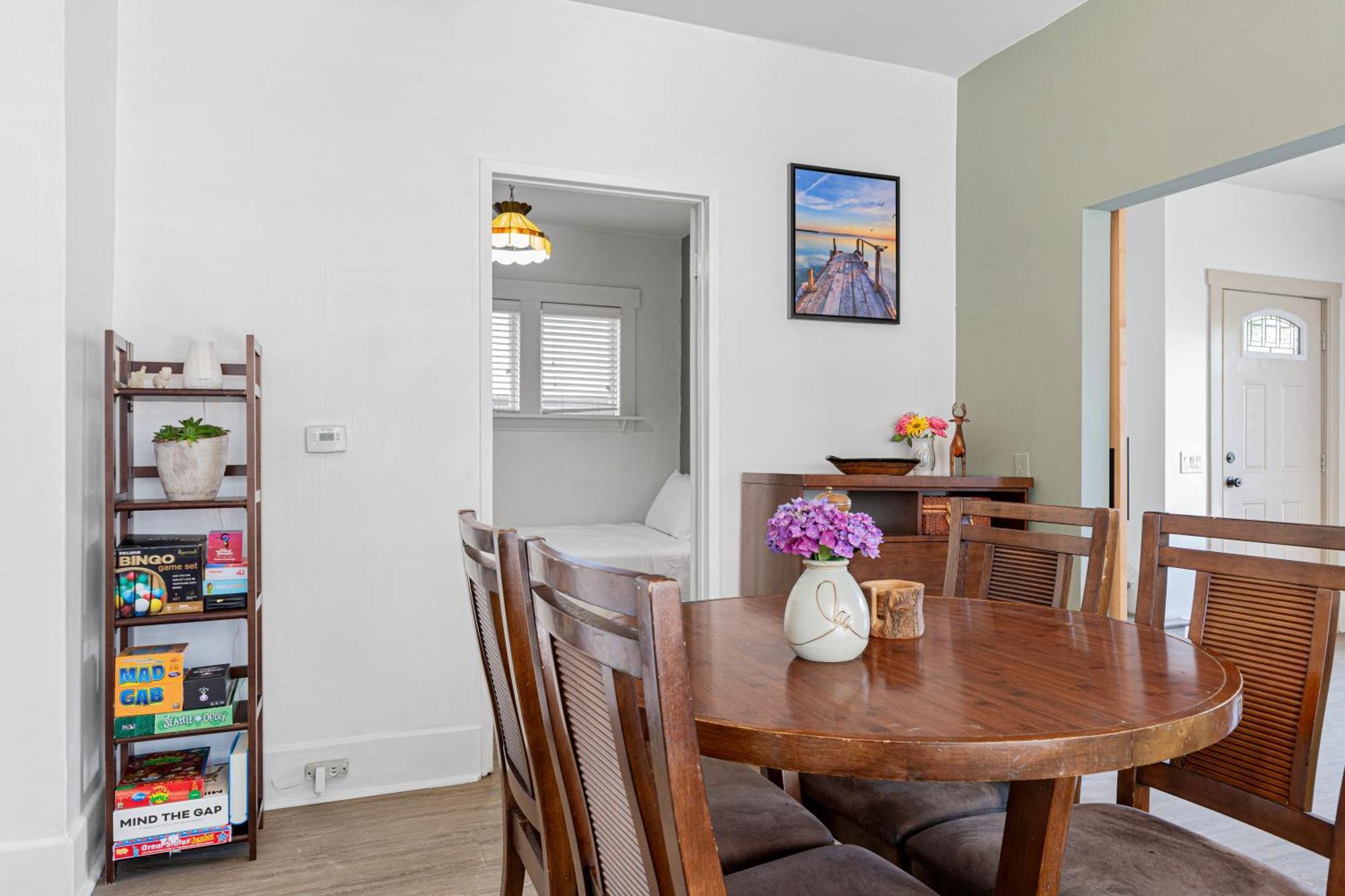 Vintage 3 Bedroom Home In Prime Eastlake Seattle With Private Parking Exteriör bild